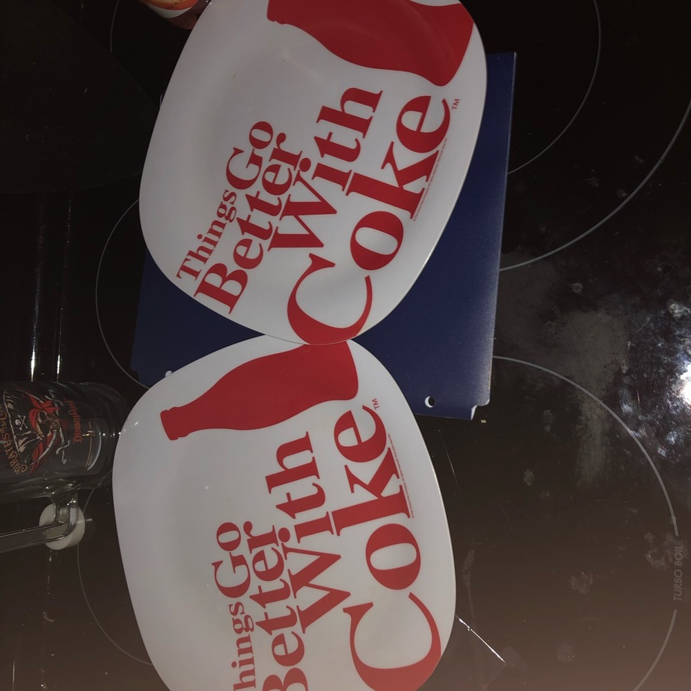 Rare Coke Plastic Plates (set of 2)- 467 $25 or $20 w/offer